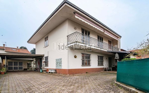casa indipendente in vendita a Solbiate Olona
