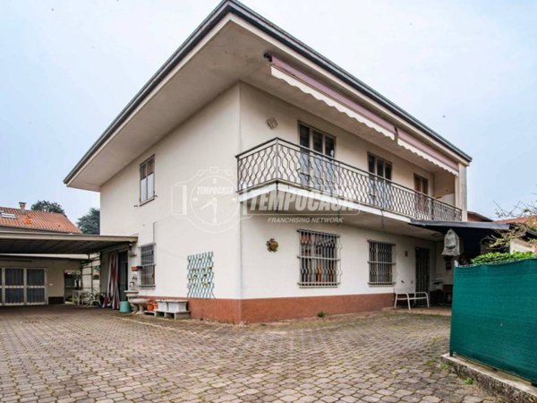 casa indipendente in vendita a Solbiate Olona