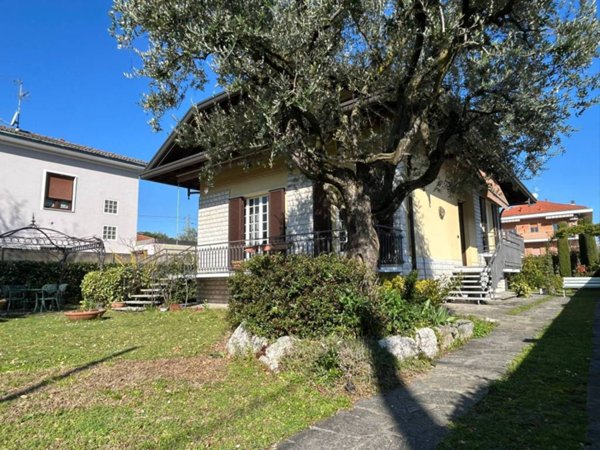 casa indipendente in vendita a Solbiate Olona