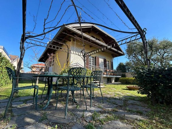 casa indipendente in vendita a Solbiate Olona