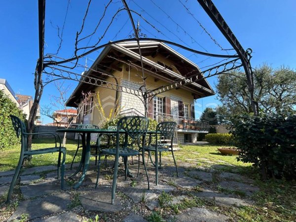 casa indipendente in vendita a Solbiate Olona