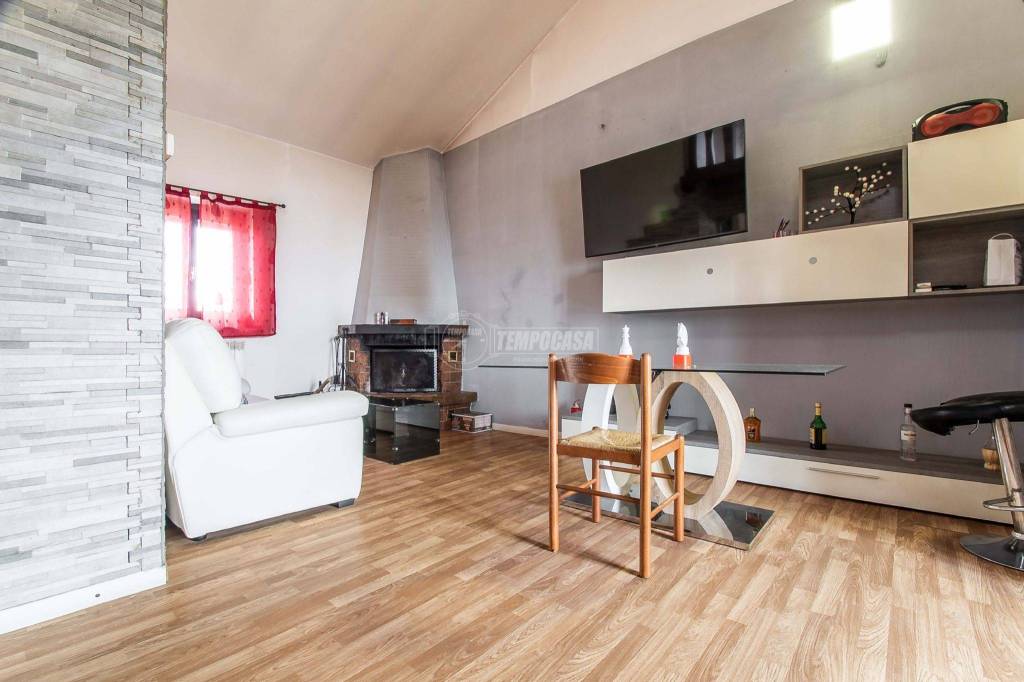 appartamento in vendita a Solbiate Olona