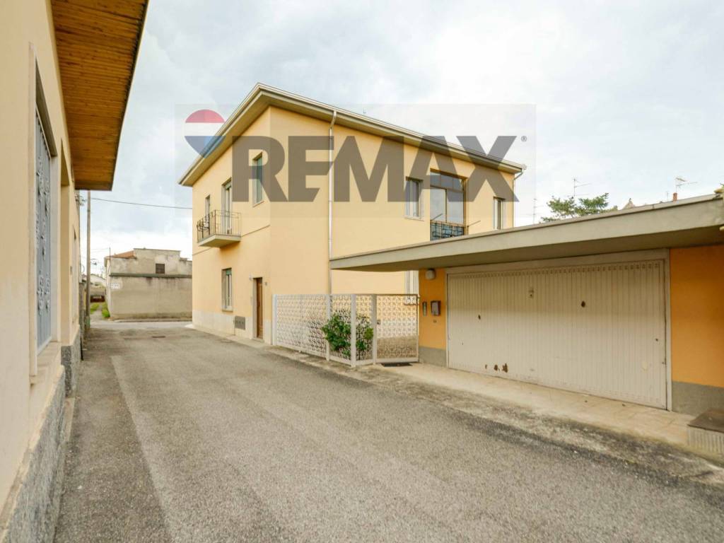 casa indipendente in vendita a Solbiate Olona