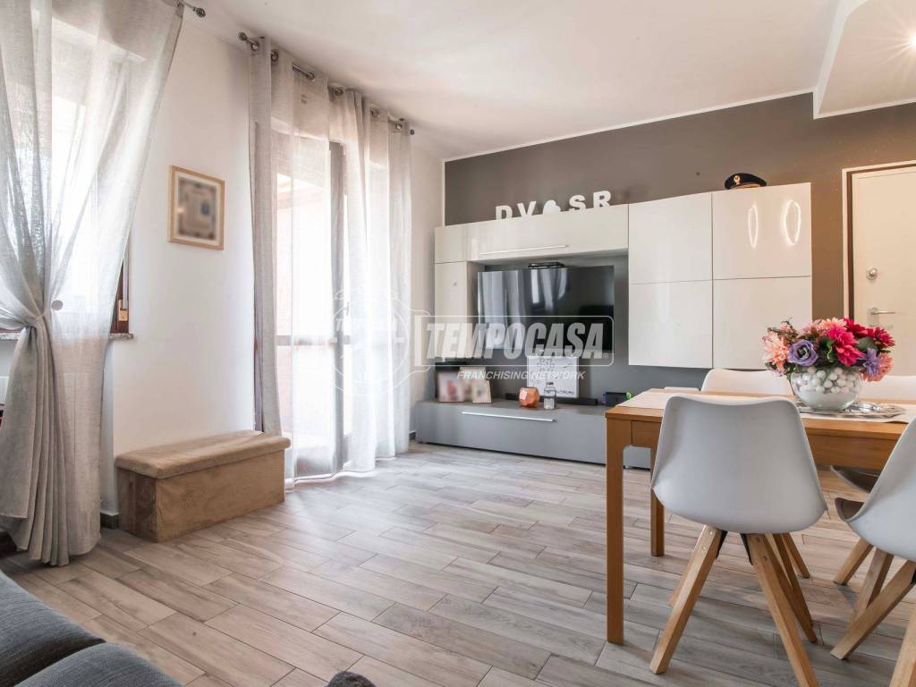 appartamento in vendita a Solbiate Olona