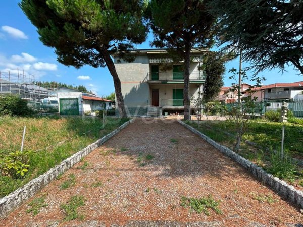 casa indipendente in vendita a Solbiate Olona