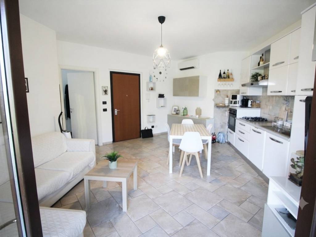 appartamento in vendita a Solbiate Olona