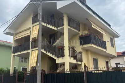 casa indipendente in vendita a Solbiate Olona