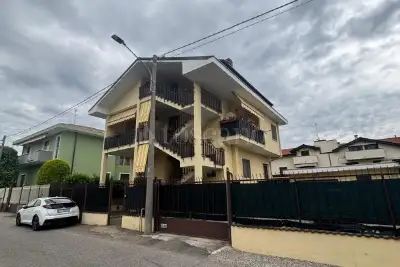 casa indipendente in vendita a Solbiate Olona