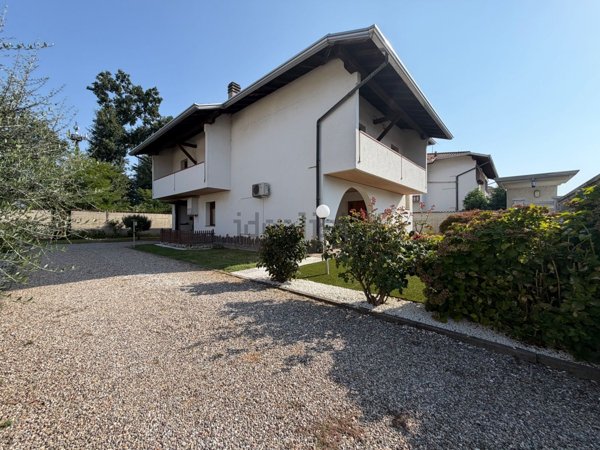 casa indipendente in vendita a Solbiate Olona