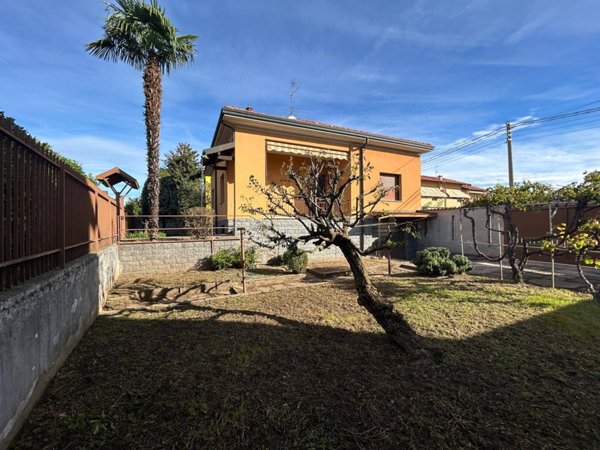 casa indipendente in vendita a Solbiate Olona