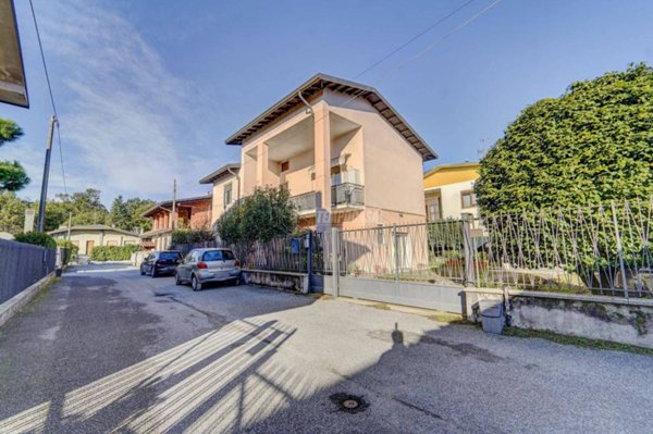 casa indipendente in vendita a Somma Lombardo