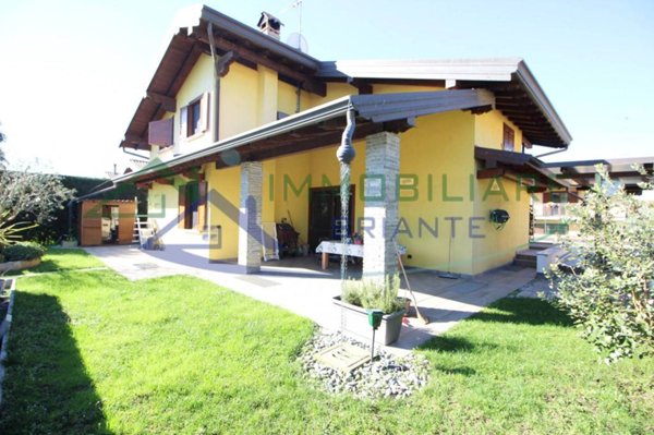casa indipendente in vendita a Somma Lombardo