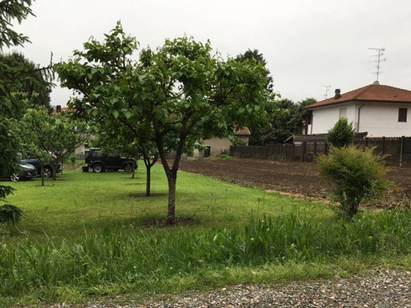 terreno edificabile in vendita a Somma Lombardo