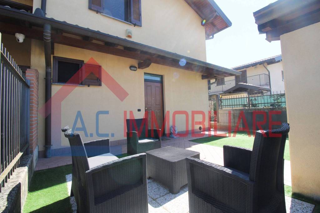 casa indipendente in vendita a Somma Lombardo