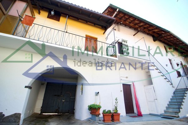 appartamento in vendita a Somma Lombardo in zona Coarezza