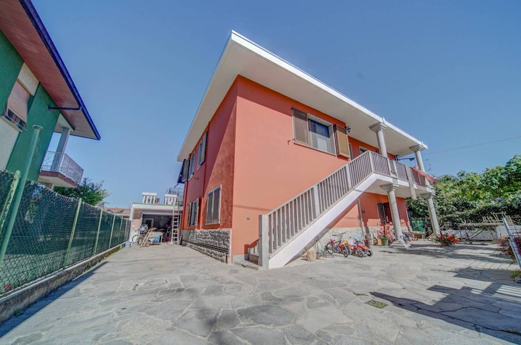 casa indipendente in vendita a Somma Lombardo