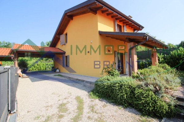 casa indipendente in vendita a Somma Lombardo