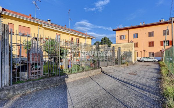 appartamento in vendita a Somma Lombardo in zona Maddalena