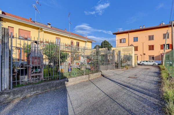 appartamento in vendita a Somma Lombardo in zona Maddalena