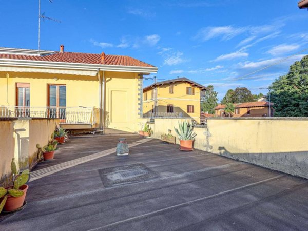 appartamento in vendita a Somma Lombardo in zona Maddalena