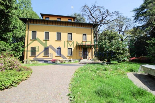 casa indipendente in vendita a Somma Lombardo