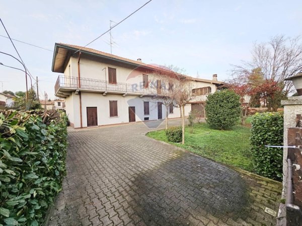 casa indipendente in vendita a Somma Lombardo