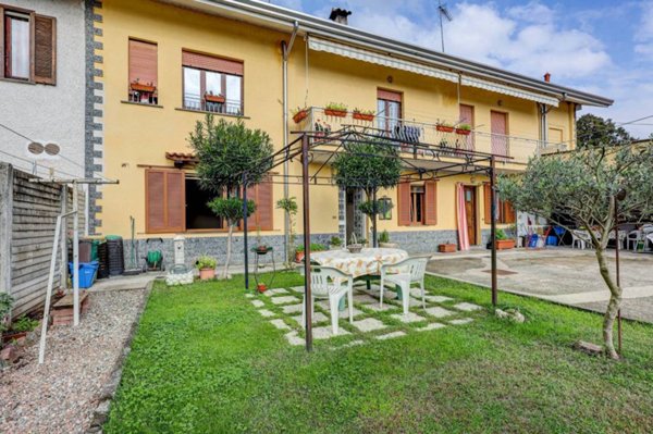 appartamento in vendita a Somma Lombardo in zona Maddalena