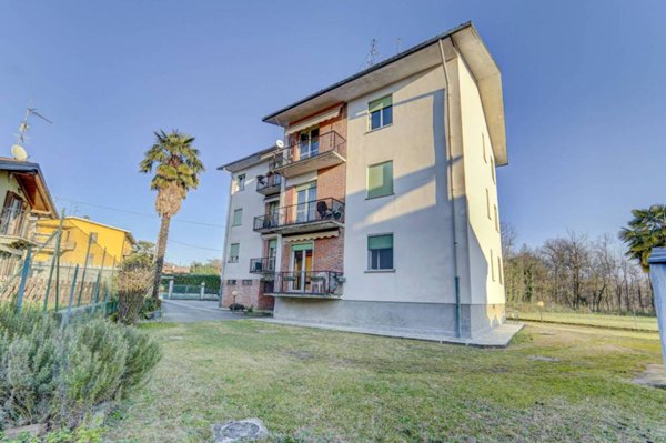 appartamento in vendita a Somma Lombardo in zona Coarezza