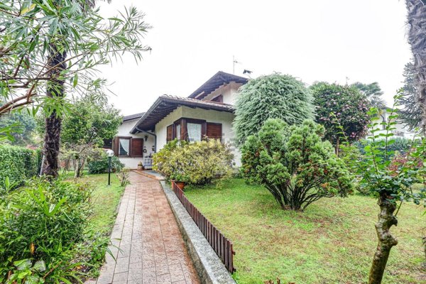 casa indipendente in vendita a Somma Lombardo