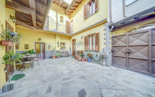 casa indipendente in vendita a Somma Lombardo