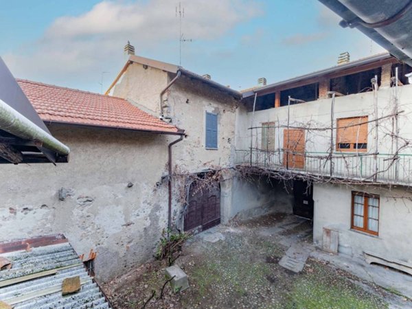 casa indipendente in vendita a Somma Lombardo