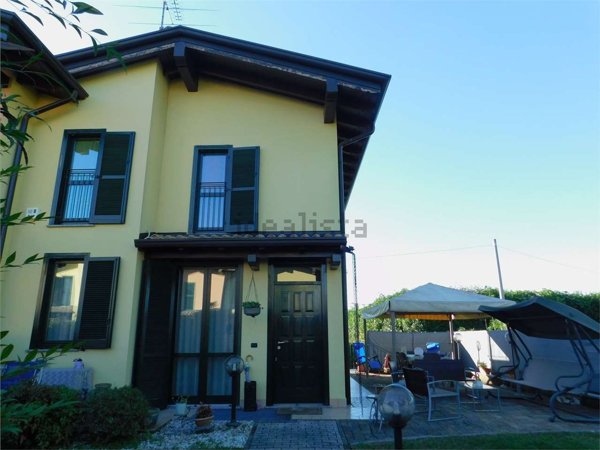 casa indipendente in vendita a Somma Lombardo