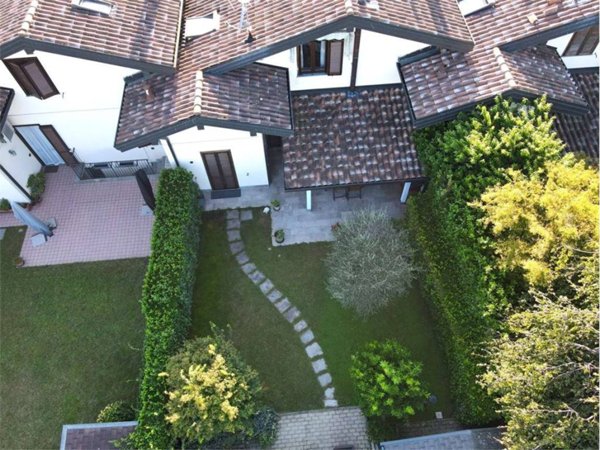 casa indipendente in vendita a Somma Lombardo