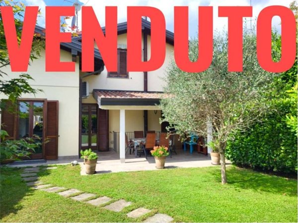 casa indipendente in vendita a Somma Lombardo
