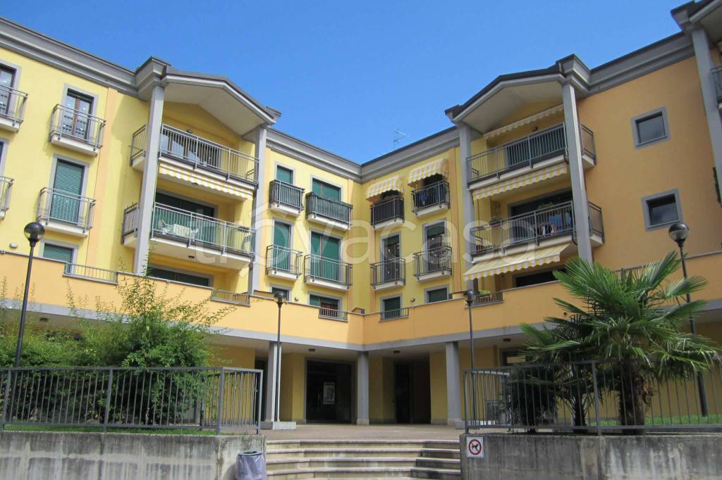 negozio in vendita a Somma Lombardo