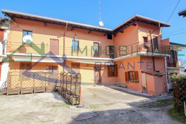 casa indipendente in vendita a Somma Lombardo