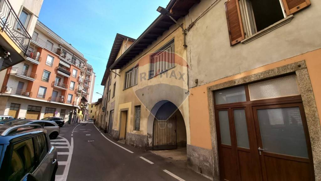 casa indipendente in vendita a Somma Lombardo