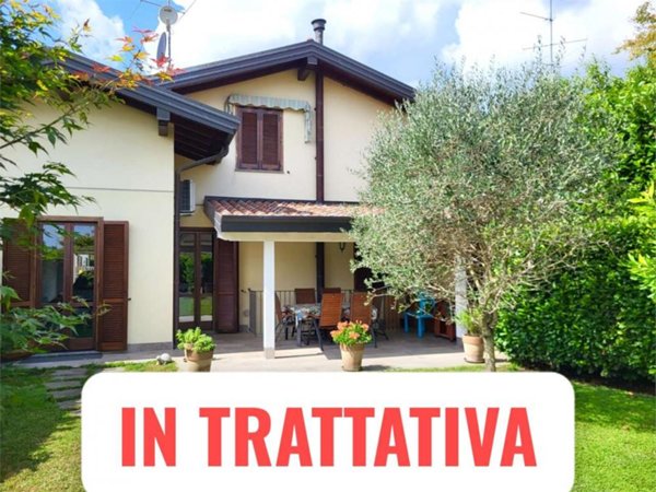 casa indipendente in vendita a Somma Lombardo