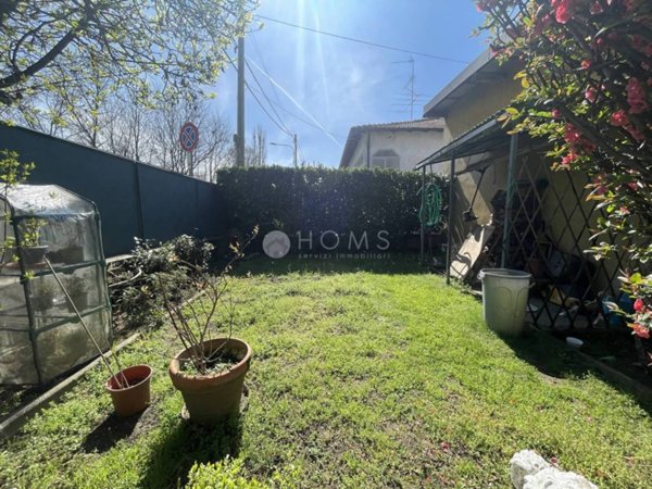 casa indipendente in vendita a Somma Lombardo