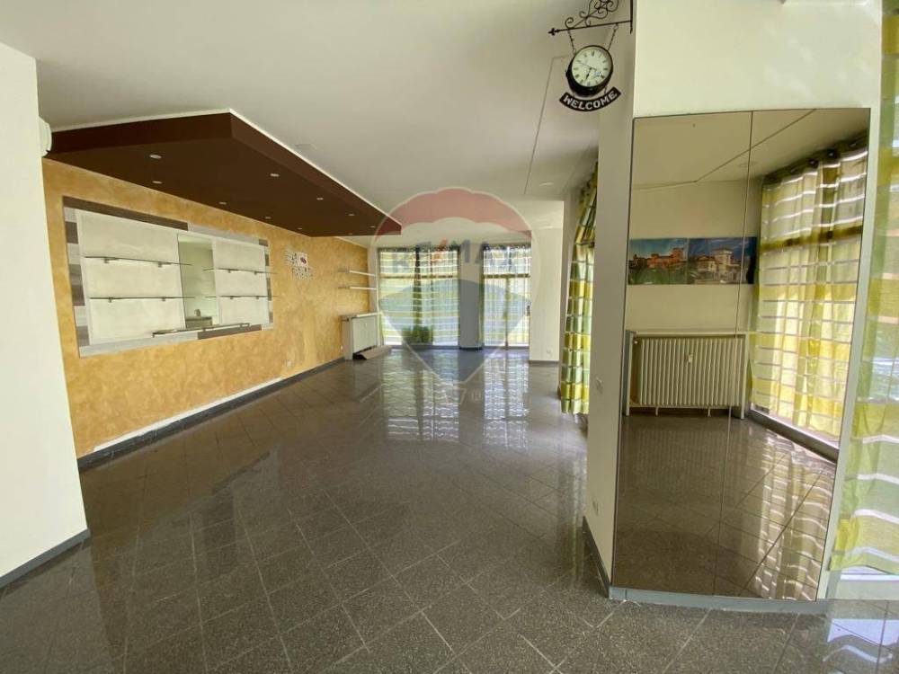 negozio in vendita a Somma Lombardo
