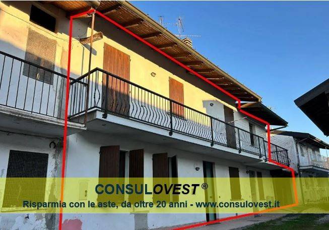 casa indipendente in vendita a Somma Lombardo in zona Coarezza