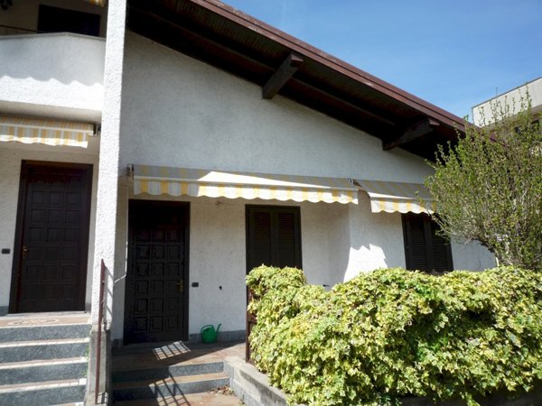 casa indipendente in vendita a Somma Lombardo
