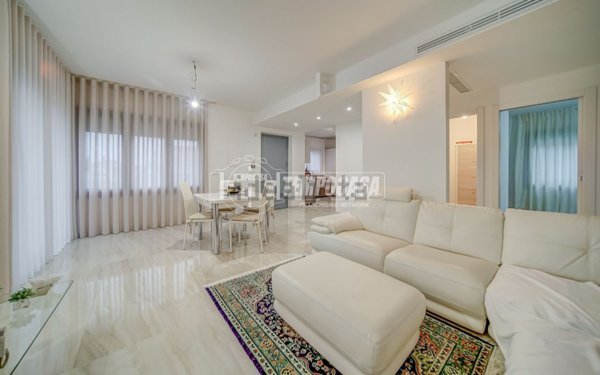 casa indipendente in vendita a Somma Lombardo