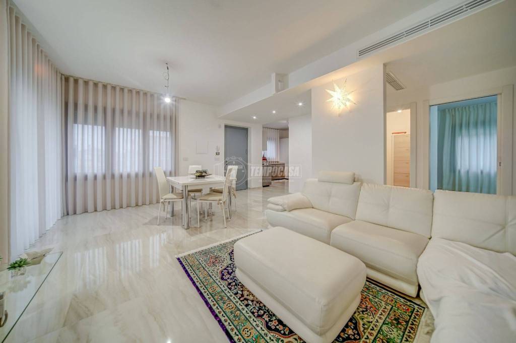 casa indipendente in vendita a Somma Lombardo