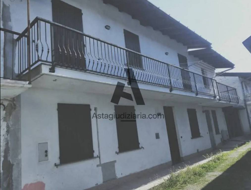 appartamento in vendita a Somma Lombardo in zona Coarezza