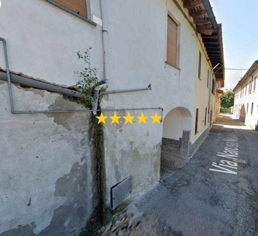 appartamento in vendita a Somma Lombardo in zona Coarezza