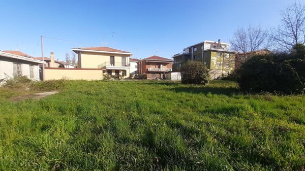 terreno edificabile in vendita a Somma Lombardo