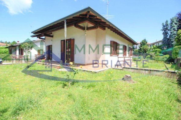 casa indipendente in vendita a Somma Lombardo