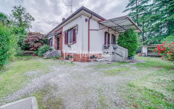 casa indipendente in vendita a Somma Lombardo in zona Maddalena