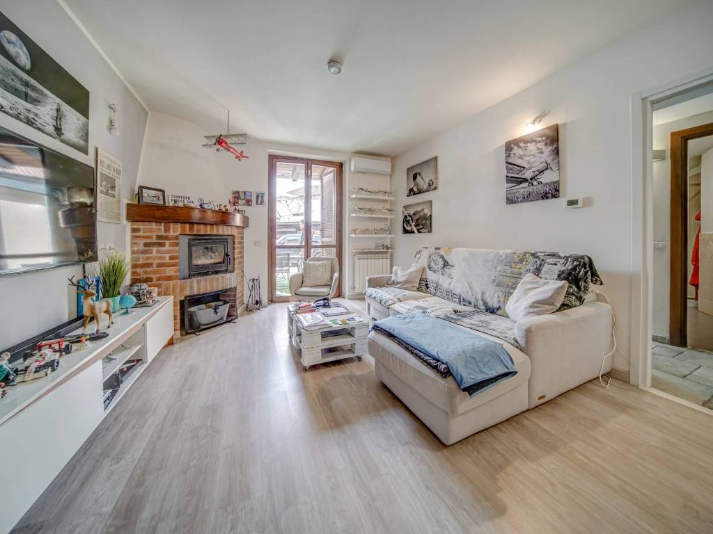 casa indipendente in vendita a Somma Lombardo
